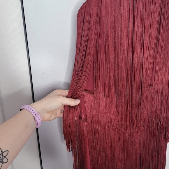 SOLD - NWT Commense Red Fringe Flapper-Style Open Back Sleeveless Short Dress - Picture 4 of 8